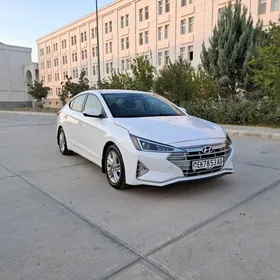 Hyundai Elantra 2020