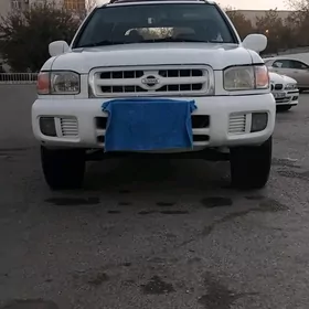 Nissan Pathfinder 2001