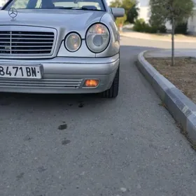Mercedes-Benz E320 1996