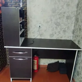 стол маникюрный