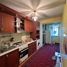 Engels 4 komnat 2 etaj