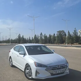 Hyundai Elantra 2020