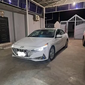 Hyundai Elantra 2021