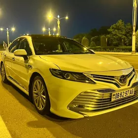 Toyota Camry 2018
