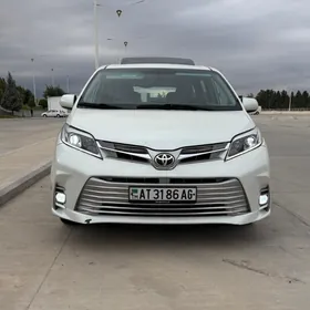 Toyota Sienna 2018