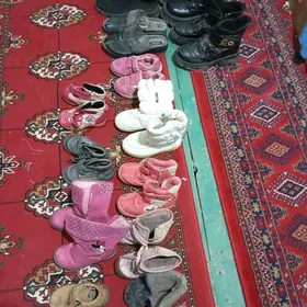 обуви,туфли сапоги кожаные .