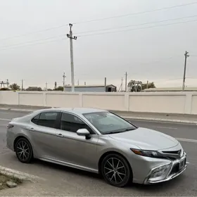 Toyota Camry 2022