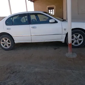 Nissan Maxima 2000