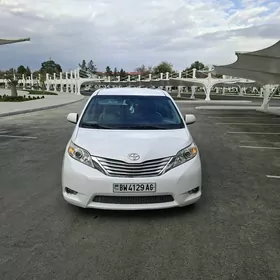 Toyota Sienna 2017