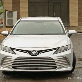 Toyota Camry 2021