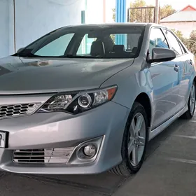 Toyota Camry 2014