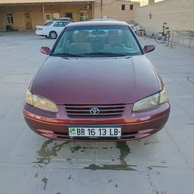 Toyota Camry 1999