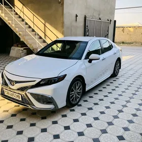 Toyota Camry 2021