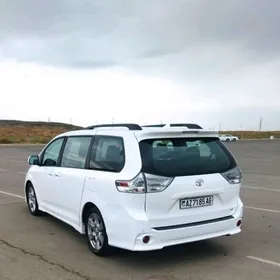 Toyota Sienna 2018
