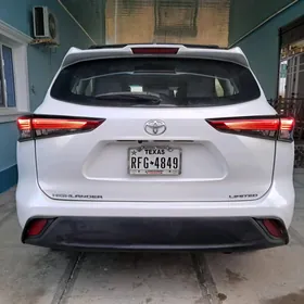 Toyota Highlander 2022