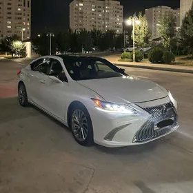 Lexus ES 350 2019