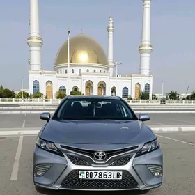 Toyota Camry 2019
