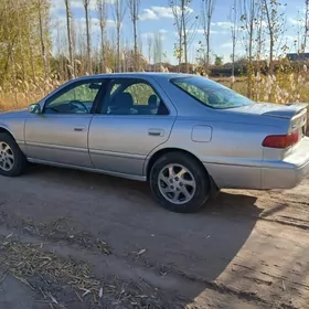 Toyota Camry 2000