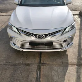 Toyota Camry 2024