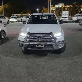 Toyota Hilux 2025