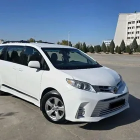 Toyota Sienna 2019