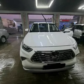 Toyota Highlander 2020