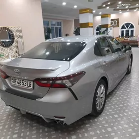 Toyota Camry 2021