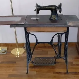 Швейная машинка