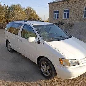 Toyota Sienna 1999
