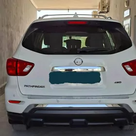 Nissan Pathfinder 2020