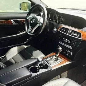 Mercedes-Benz C350 2012