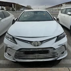 Toyota Camry 2022