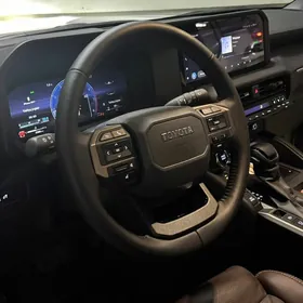 Toyota Land Cruiser Prado 2025