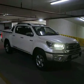 Toyota Hilux 2022