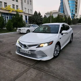 Toyota Camry 2018