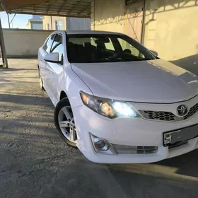 Toyota Camry 2013