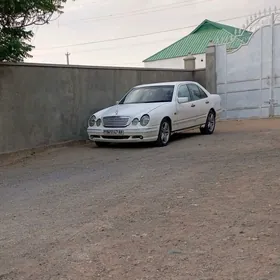 Mercedes-Benz E320 1996