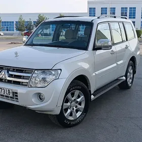 Mitsubishi Pajero 2013