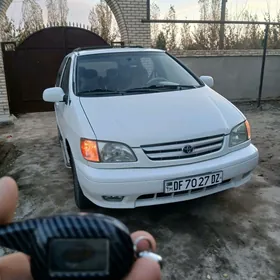 Toyota Sienna 1999