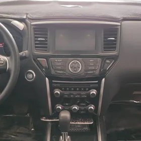 Nissan Pathfinder 2020