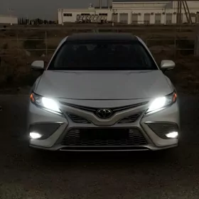 Toyota Camry 2021