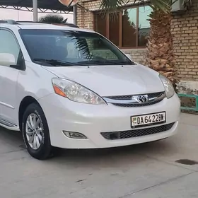 Toyota Sienna 2004