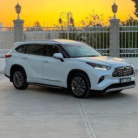 Toyota Highlander 2022
