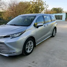 Toyota Sienna 2021