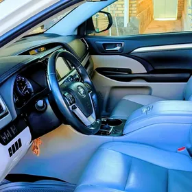 Toyota Highlander 2019