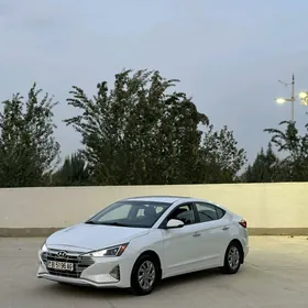 Hyundai Elantra 2019