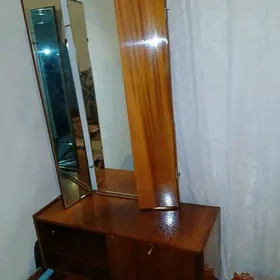 trelyaž,письменный стол