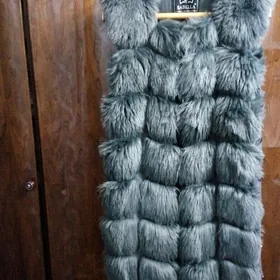 меховая безрукавка