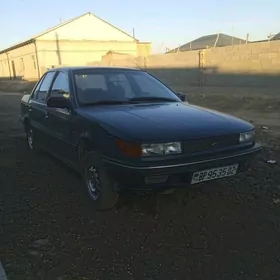 Mitsubishi Lancer 2001