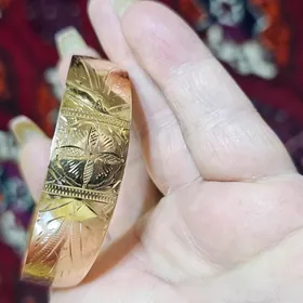 золотой браслет